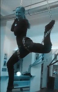 Aerial Chains Beweglichkeit Kontakt