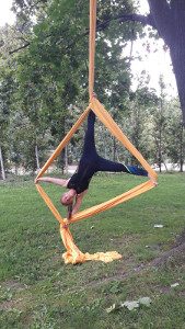 Aerial Silks Quadrat Outdoor Kontakt
